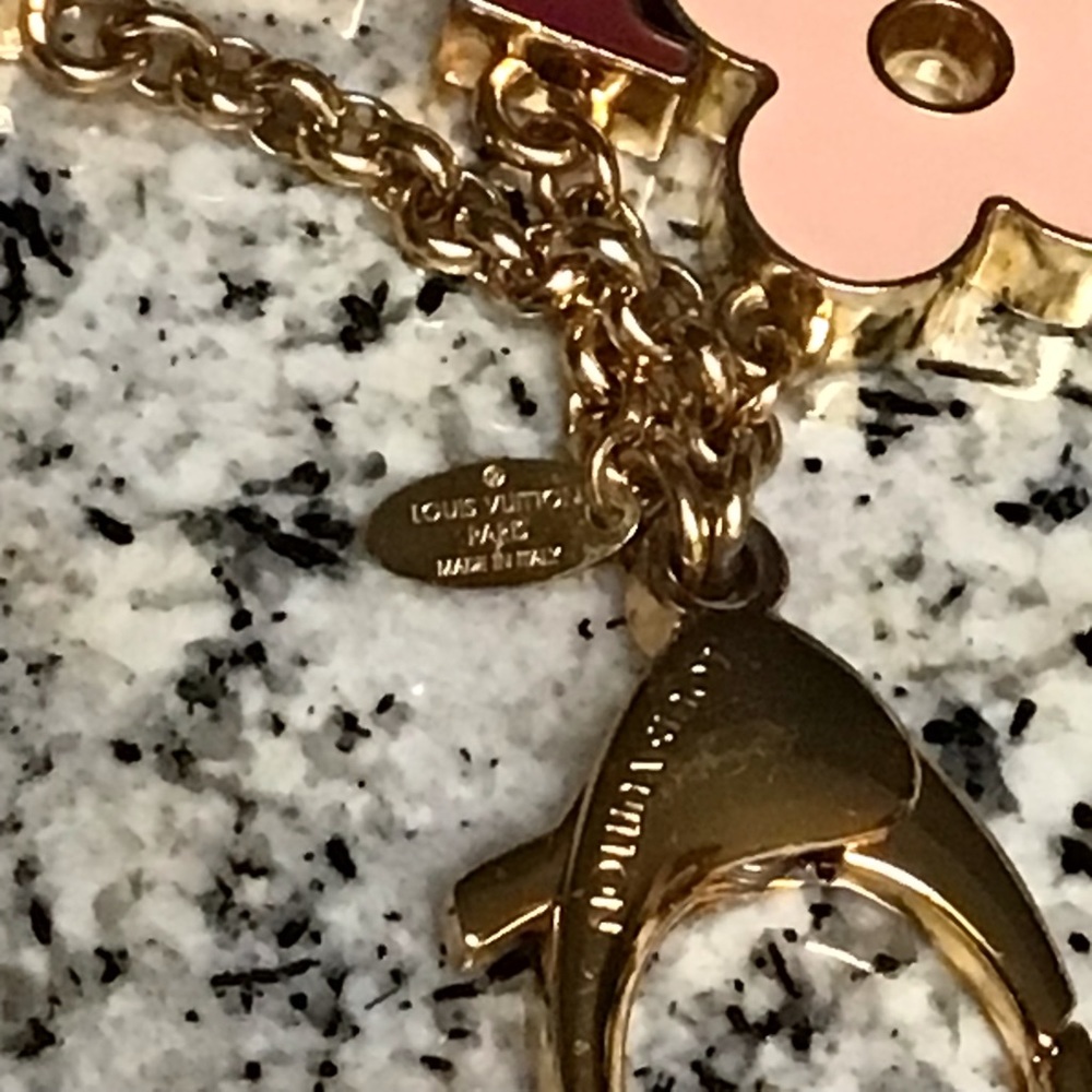 ❌SOLD❌Louis Vuitton Keychain 🌸🌺 - Picture 6 of 13